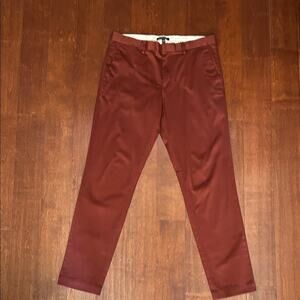 Banana Republic Mason Athletic Tapered Fit in a Beautiful Rust Color, Size 34x34